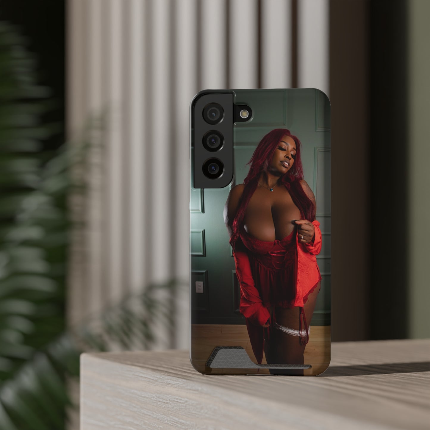 Stylish Phone Case with Card Holder - Chic Design for Fashion Enthusiasts