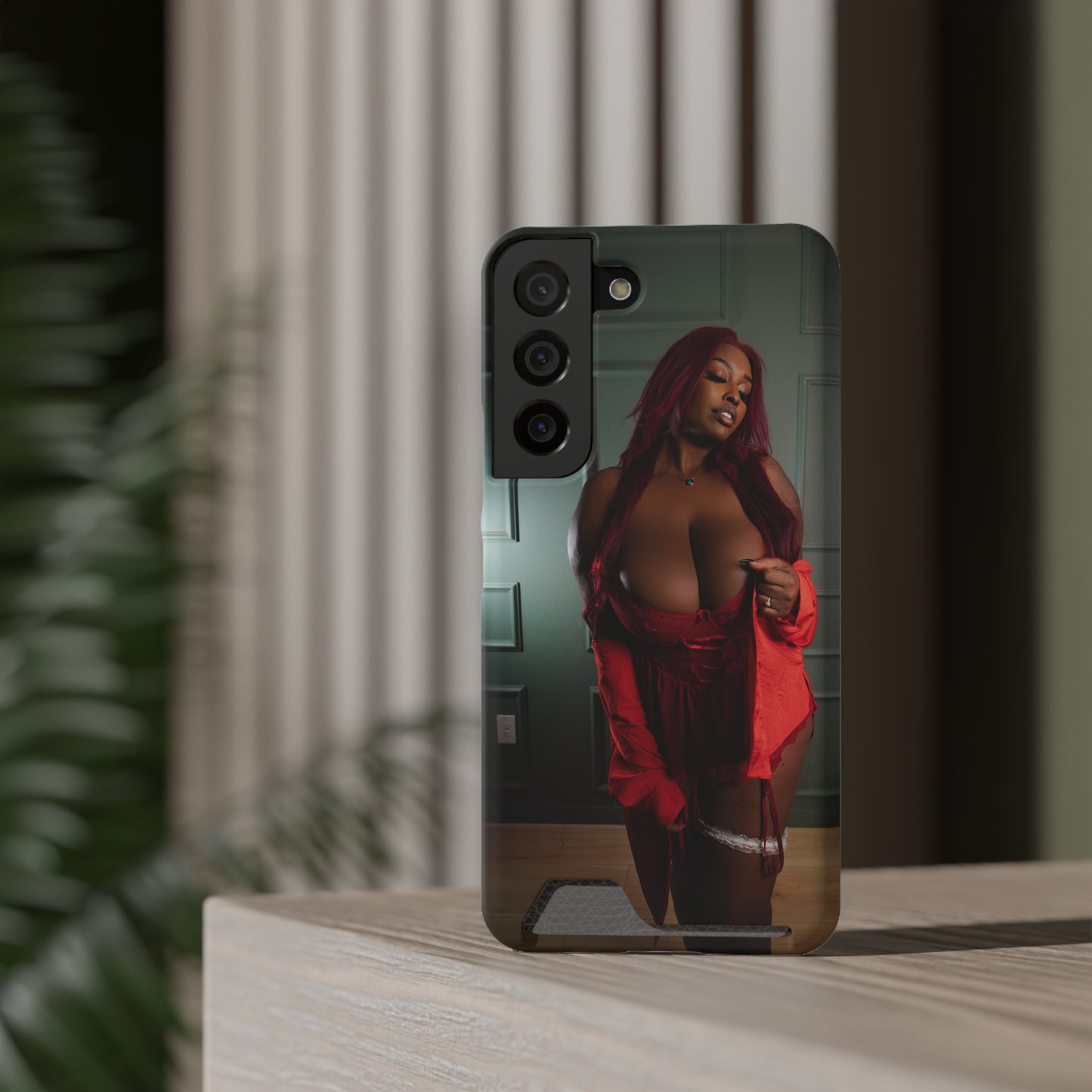 Stylish Phone Case with Card Holder - Chic Design for Fashion Enthusiasts