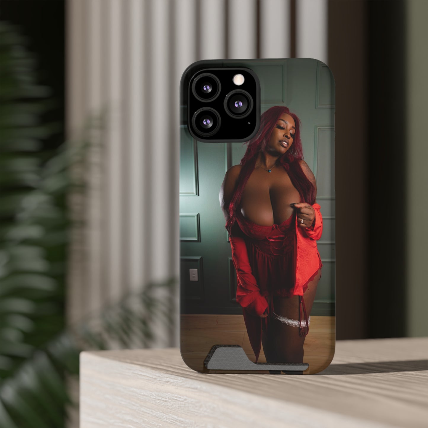 Stylish Phone Case with Card Holder - Chic Design for Fashion Enthusiasts
