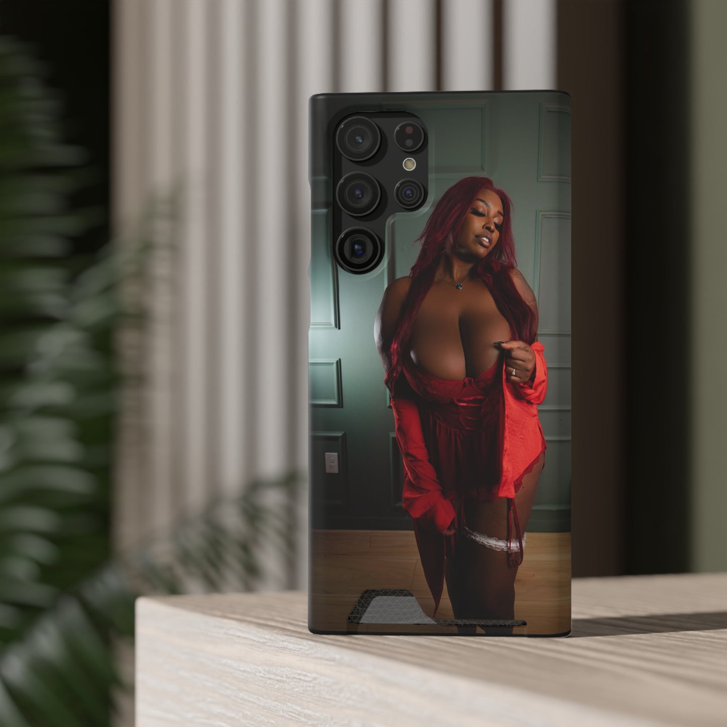 Stylish Phone Case with Card Holder - Chic Design for Fashion Enthusiasts