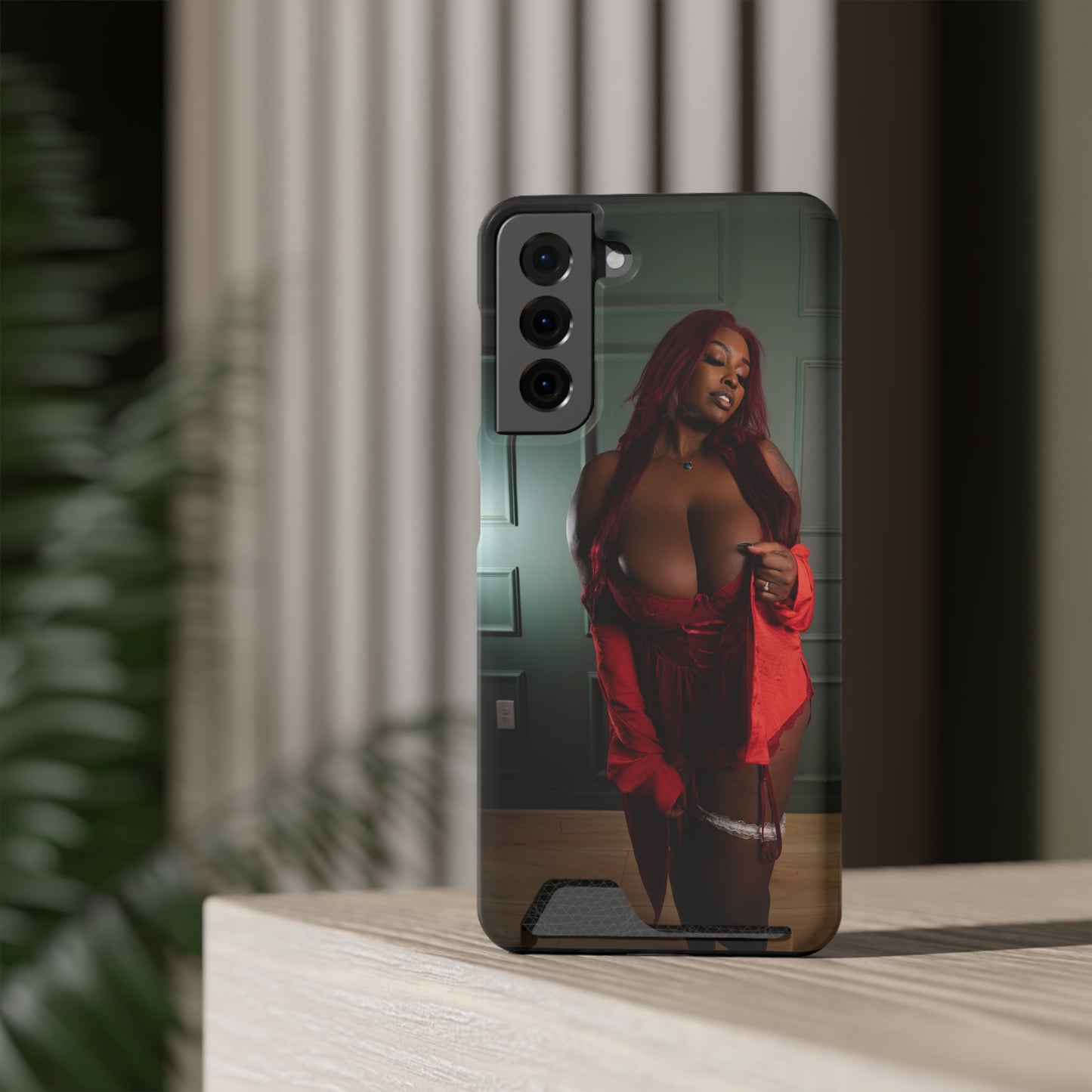 Stylish Phone Case with Card Holder - Chic Design for Fashion Enthusiasts