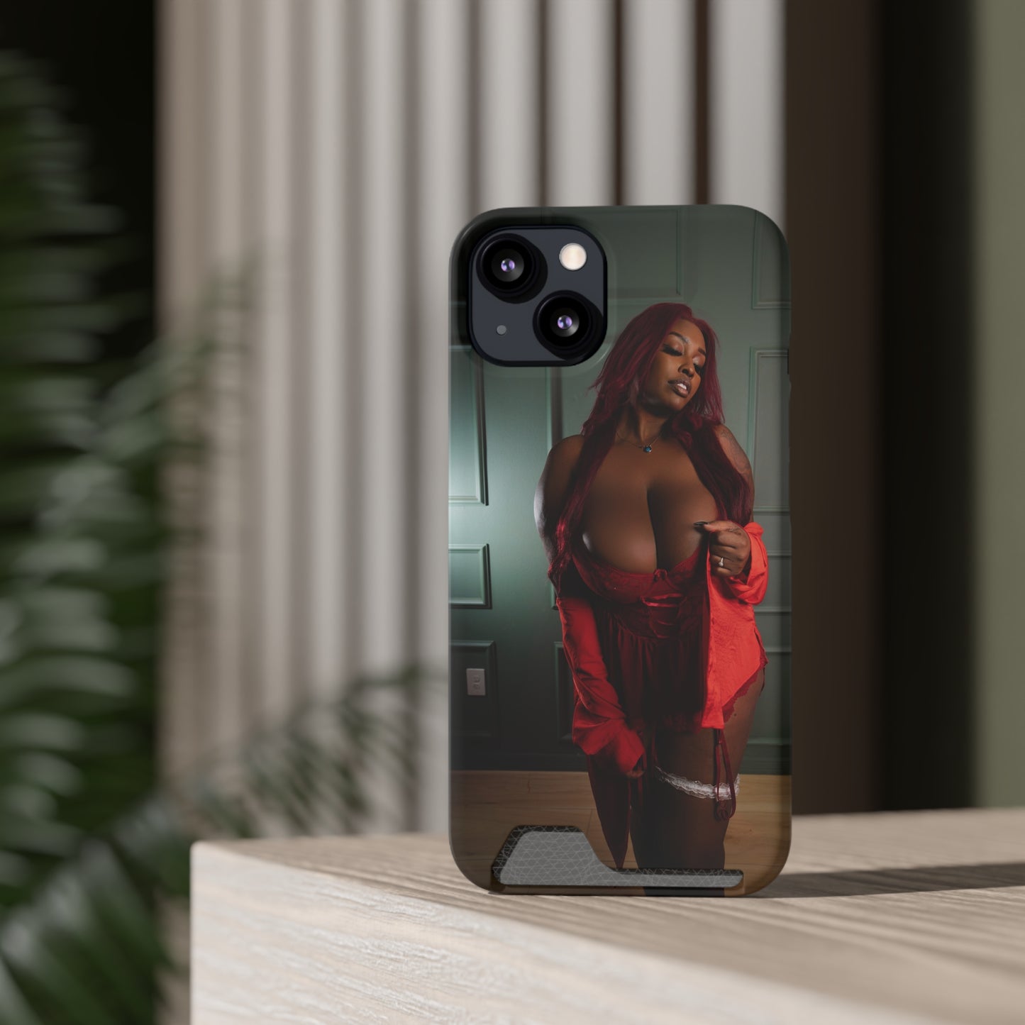 Stylish Phone Case with Card Holder - Chic Design for Fashion Enthusiasts