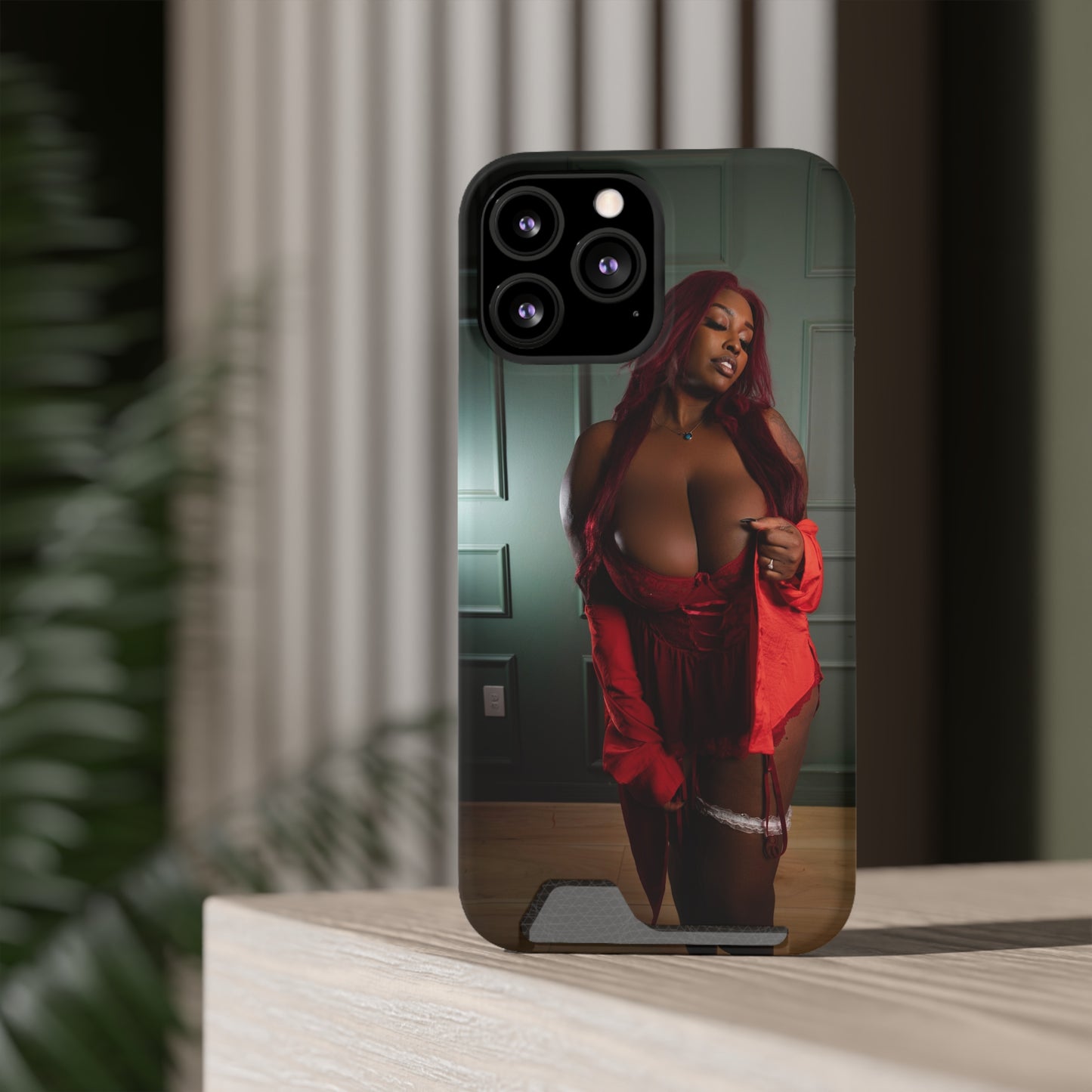 Stylish Phone Case with Card Holder - Chic Design for Fashion Enthusiasts